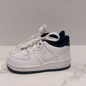 Nike Force 1 ESS "White/Black" 6C